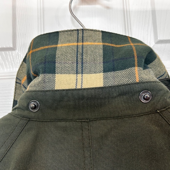 Barbour Beadnell® Waxed Jacket Sage Tartan - Picture 14 of 16